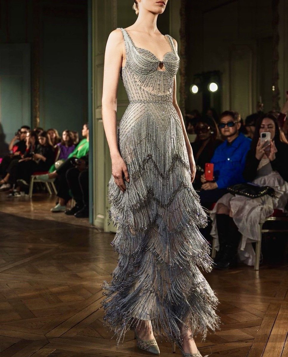 Golden Fashion tweet media