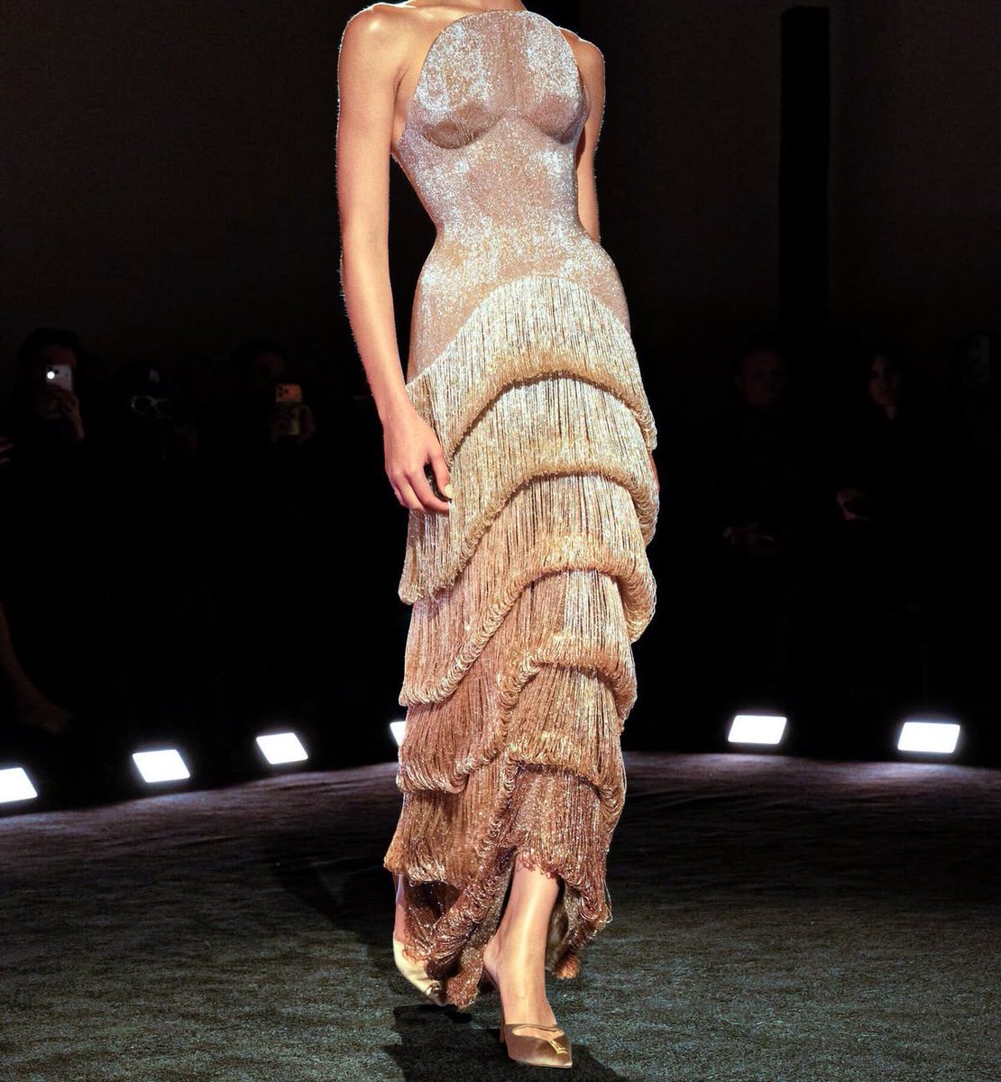 Golden Fashion tweet media