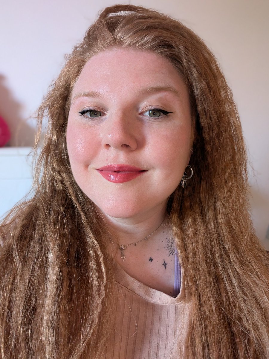 👽 Coral Karina . ✵ °❍⭒. 🛸 ⭒ tweet media