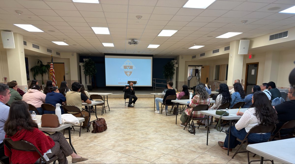 bpdflores's tweet photo. Last evening with young adults, sponsored by UTRGV Campus ministry, Edinburg. I offered a few thoughts on Artificial Intelligence, from what I would call a “Catholic humanist” point of view. Excellent questions and discussion. I had a great time; I hope the students did too. https://t.co/i2FwLycwY8