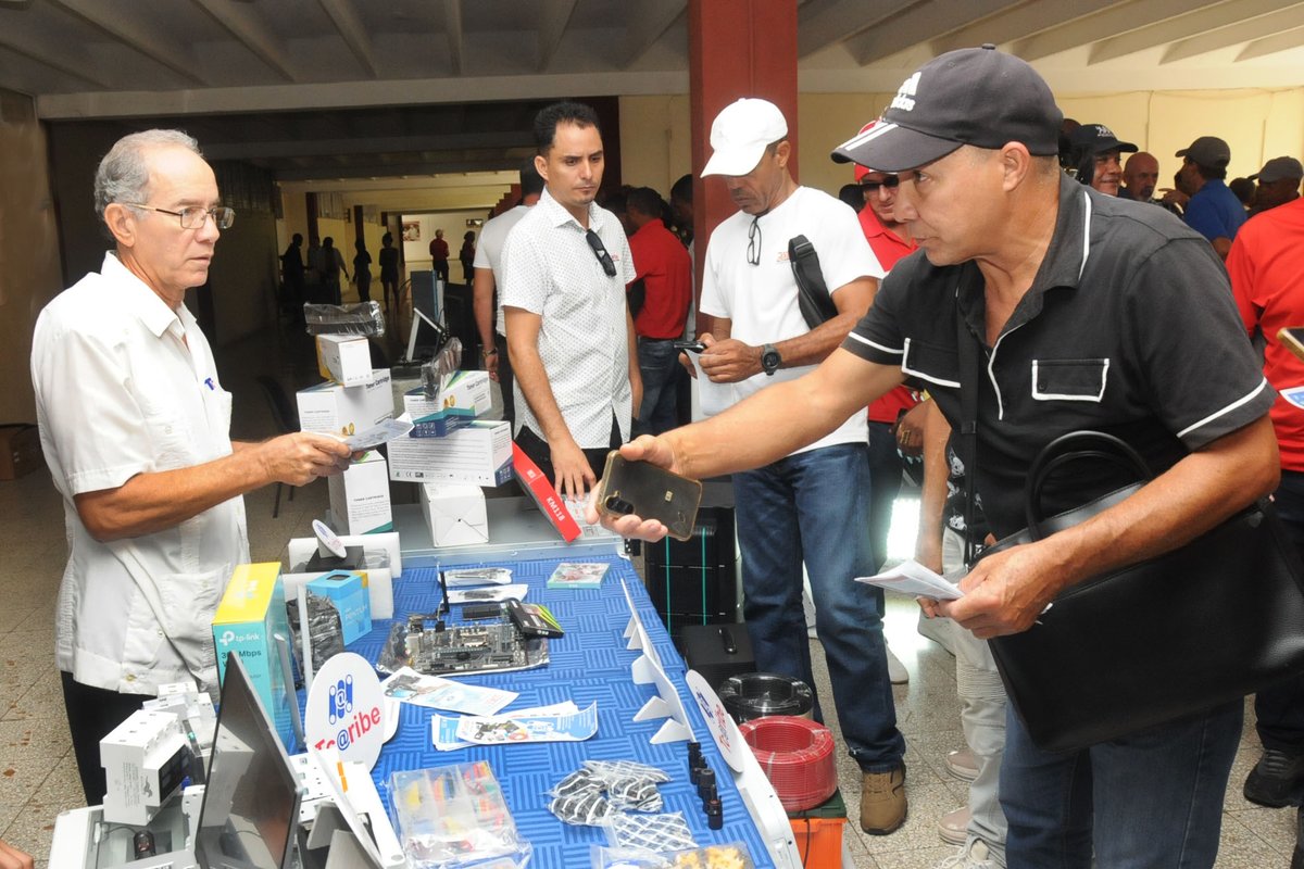 Alis Azahares tweet media