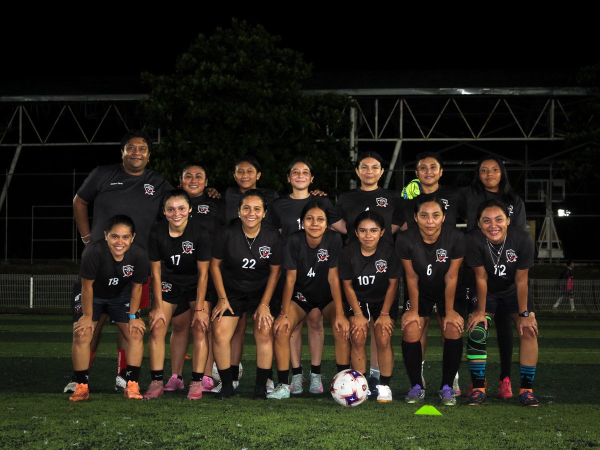 Rayosmxfem's tweet photo. ¡𝐑𝐄𝐆𝐑𝐄𝐒𝐀𝐑𝐎𝐍 𝐋𝐀𝐒 𝐄𝐒𝐓𝐀𝐓𝐀𝐋𝐄𝐒ⵑ 👋

Así nos preparamos para retomar nuestra participación en la máxima categoría estatal.
Con la mira puesta en la J23 🔍. 

#SomosRayosMxFemenil https://t.co/8lerHHRnES