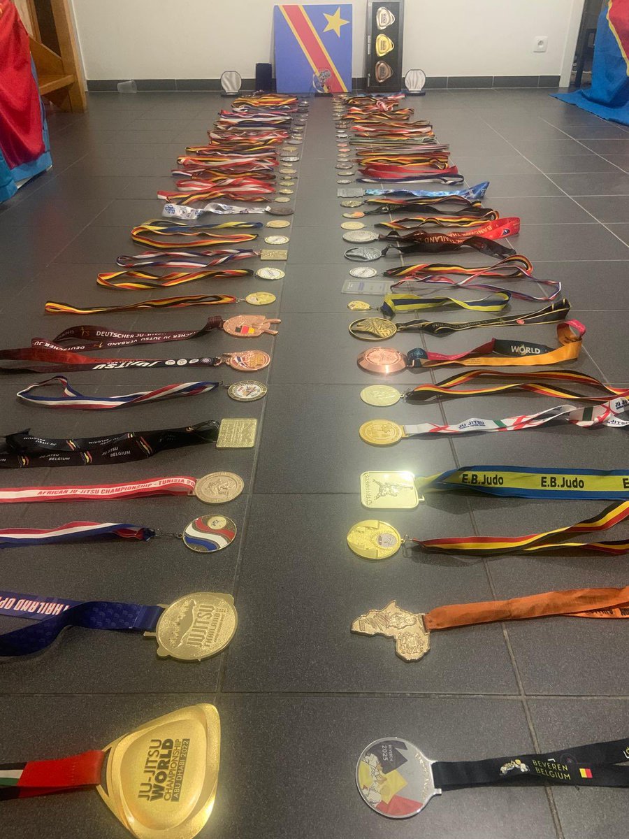 CHRISTOPHE MPUTU tweet media