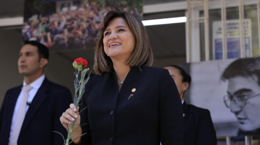 PublinewsGT's tweet photo. 🚨 La vicepresidenta Karin Herrera se pronuncia por la reelección de Walter Mazariegos en la #Usac. 🎓⚡
#Guatemala #KarinHerrera #WalterMazariegos #RectorUsac #ElecciónDeRector #AntiguaGuatemala
https://t.co/oZbUqKSfLW https://t.co/rmpkEWNbHF