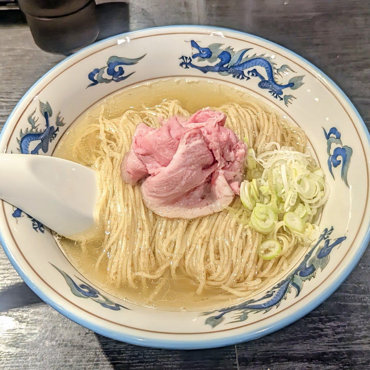 ぴこぴこん tweet media