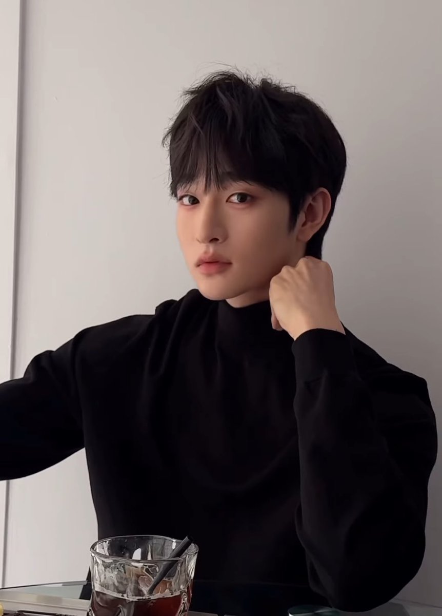 door___on's tweet photo. 준온 왕자님 생일 축하해용╰(*´︶`*)╯♡ https://t.co/vo3TAYgxVw