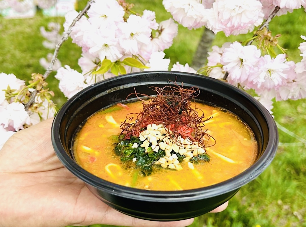 フェス飯クラブ tweet media