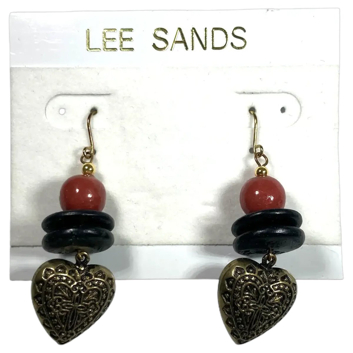 ClarasJewelry's tweet image. Lee Sands Red Black Beaded Goldtone Metal Heart Dangle Pierced Earrings Mint On Card
#rubylane #vintage #retro #earings  #vintagejewelry #jewelryaddict #vintagebeginshere #giftideas 
rubylane.com/item/136230-E1…