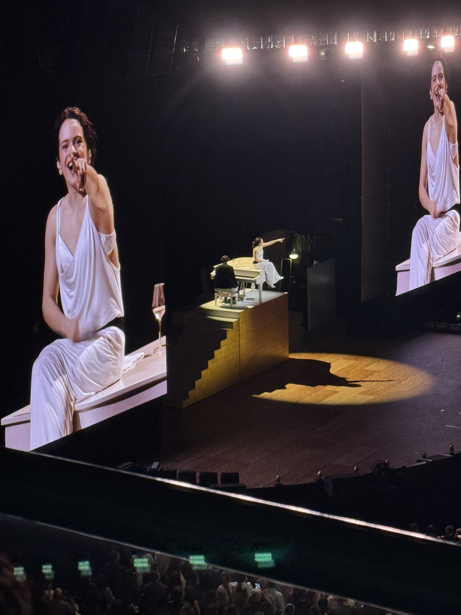 Lee / ShadyLeah ☕️ tweet media