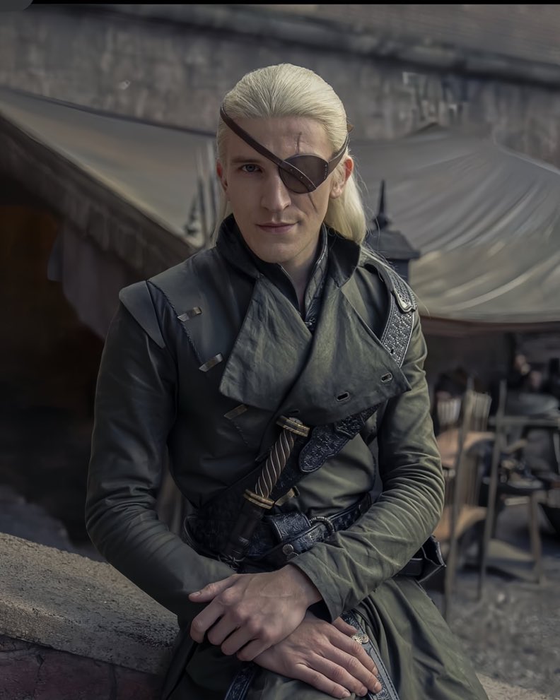 Ewan Mitchell Nation 💎 tweet media