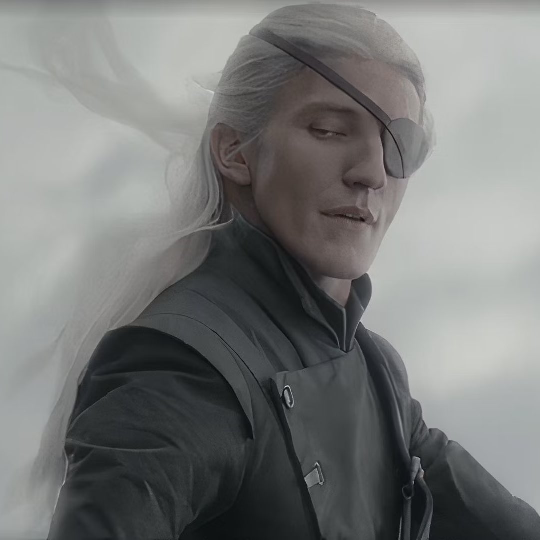 Ewan Mitchell Nation 💎 tweet media