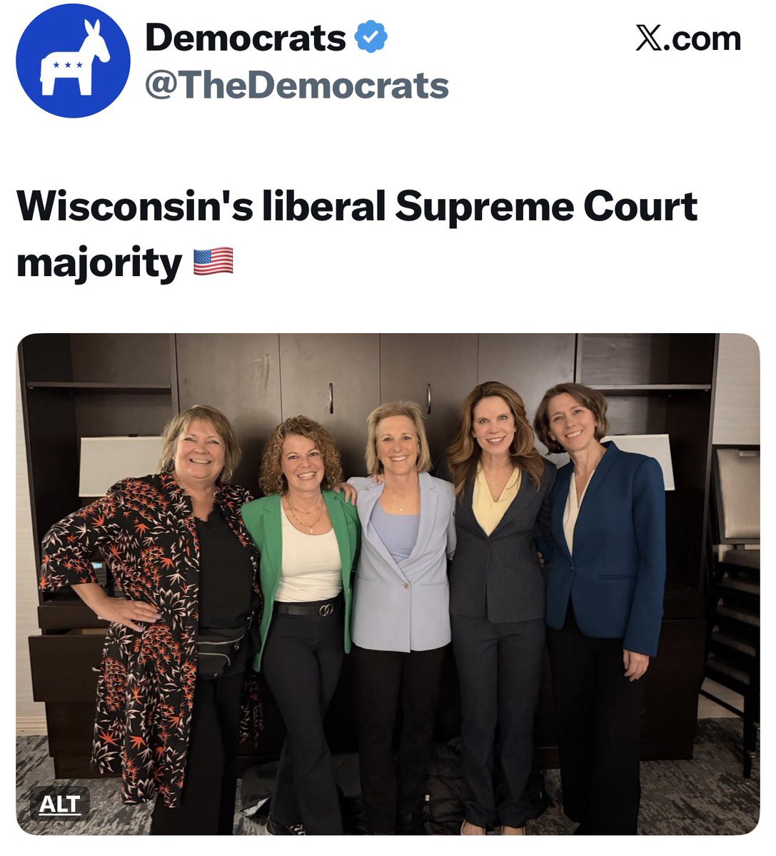 Scarlett Johnson tweet media