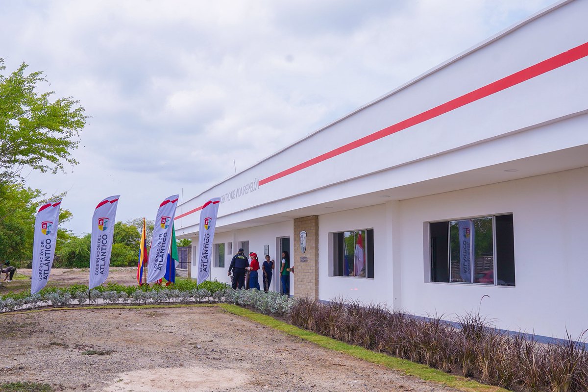 KarinaLlanosT's tweet photo. Hoy entregamos 1.522 m² de bienestar para nuestros adultos mayores en Repelón.

Hacemos realidad este Centro de Vida, un espacio donde hasta 150 personas mayores, en dos jornadas, podrán compartir, alimentarse y disfrutar de salones de actividades, zonas recreativas y programas pensados para mejorar su calidad de vida.