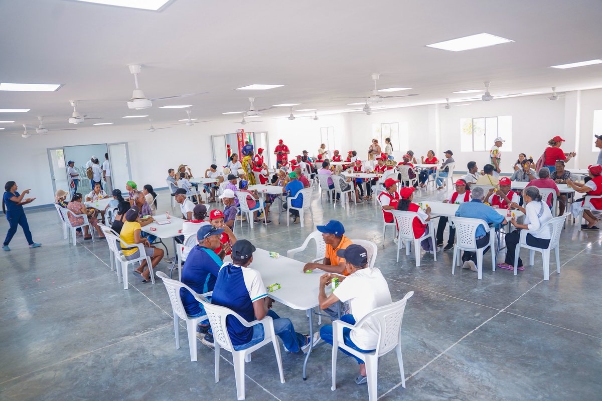 Hoy entregamos 1.522 m² de bienestar para nuestros adultos mayores en Repelón.

Hacemos realidad este Centro de Vida, un espacio donde hasta 150 personas mayores, en dos jornadas, podrán compartir, alimentarse y disfrutar de salones de actividades, zonas recreativas y programas