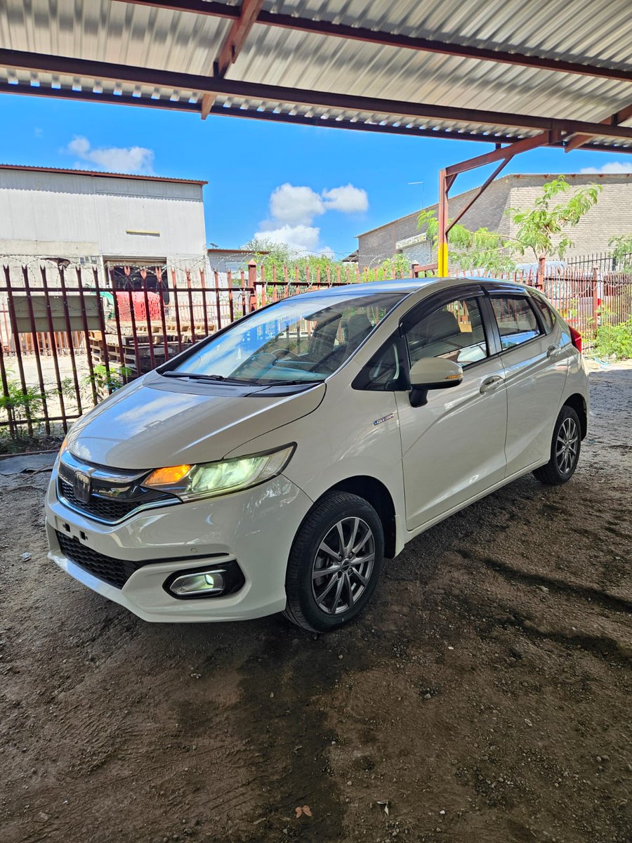 Taps_clearing's tweet photo. HONDA FIT 
Gk3 
NON HYBRID 
2018 model
69k mileage 

$7900 usd buying before duty ♨️ 
Available https://t.co/fPJ6weeeNC