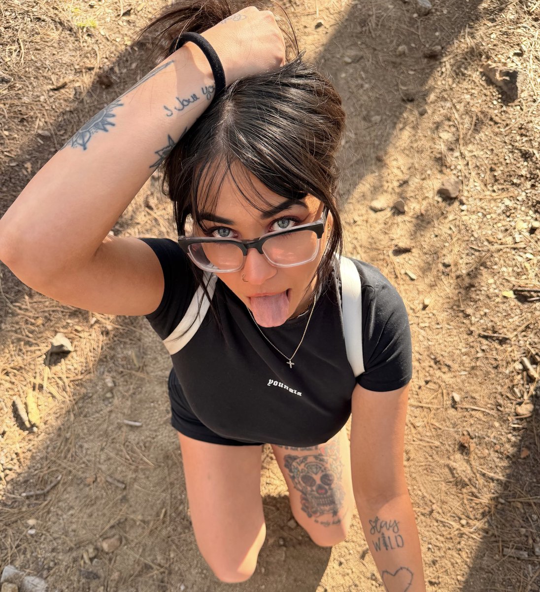 ashleyraee tweet media