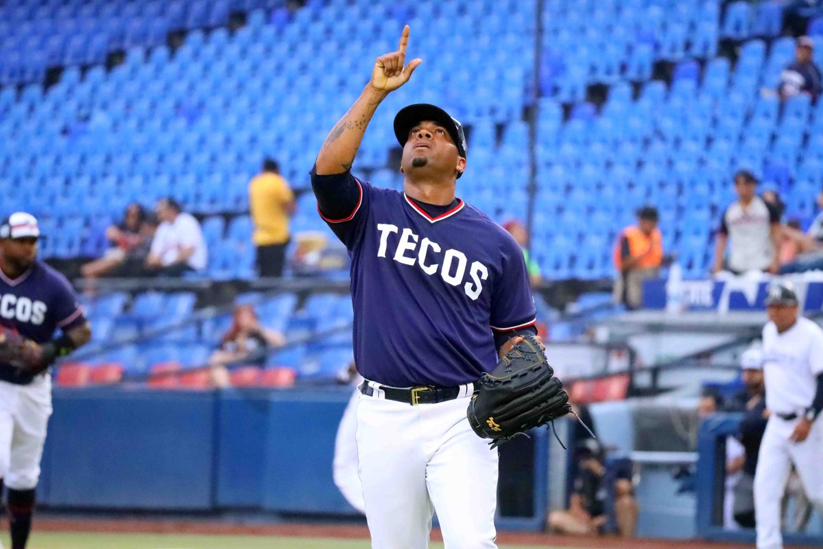 ArielSCPE's tweet photo. Roenis Elías apunta al Opening Day en la LMB.

El guantanamero sería el abridor del juego inaugural con los Tecos de los Dos Laredos en 2026.

📊 En MLB (7 temporadas):
10-12 | 3.85 ERA (2014, su mejor año)

Esta será la primera experiencia en LMB para el zurdo de 37 años. https://t.co/ptT3NDHCIh