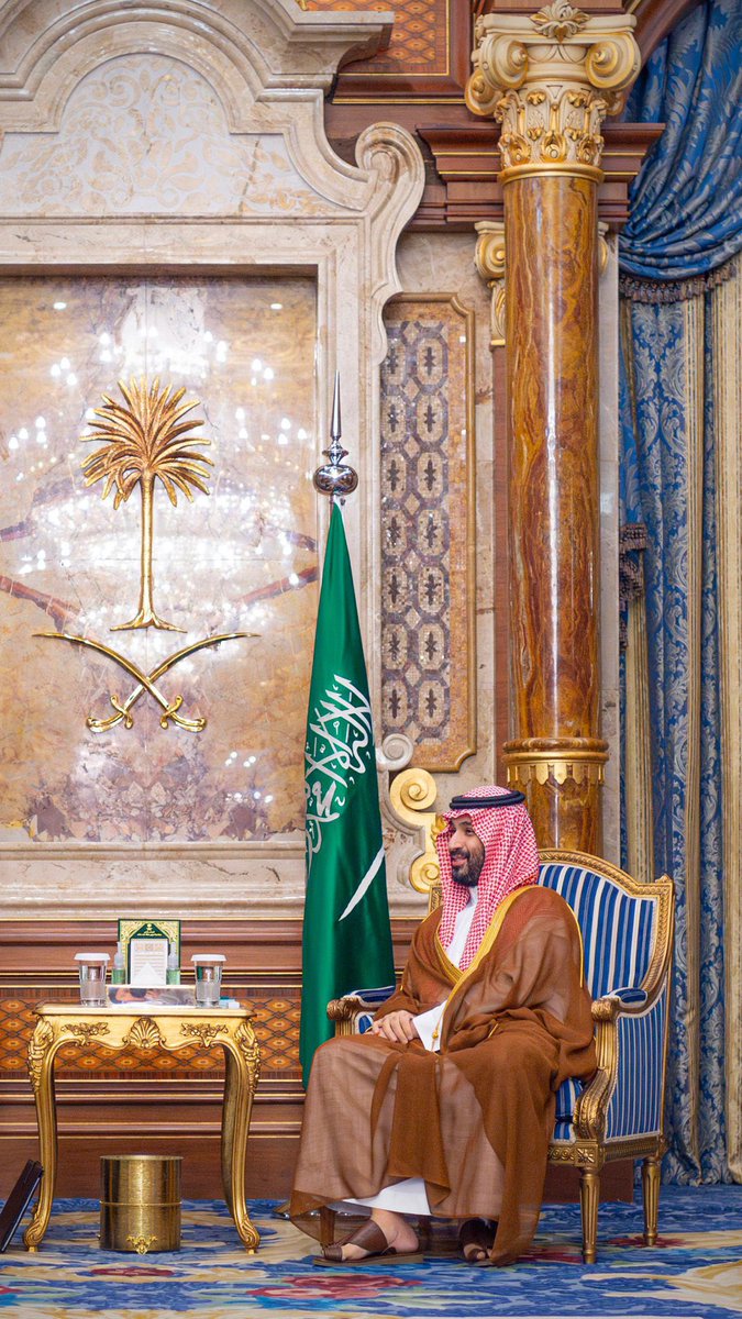 صورة ولي العهد .. اليوم 

قائد السلام و النماء و الازدهار ..

دُمتَ لنا قائداً مُلهِماً .. وذخراً و عزاً و فخراً  .

💚💚