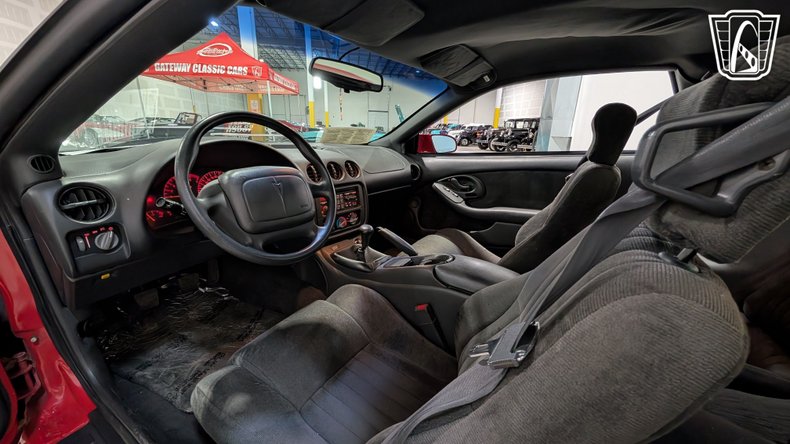 Gateway_Classic's tweet photo. Flashback to the ‘90s with this bold 1996 Pontiac Firebird WS6! Whether you’re reliving your youth or chasing your dream car, this beauty is waiting at Gateway Classic Cars of Milwaukee. See more pics here: https://t.co/KL7Df833HS  
#gatewayclassiccars #ws6 #pontiac #firebird #classiccar