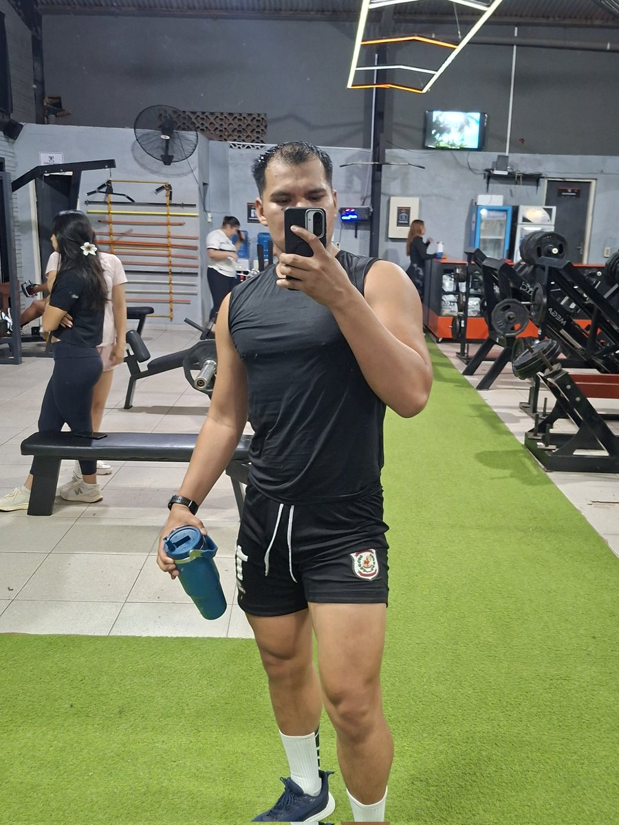 Alcides28204841's tweet photo. 🏋‍♂️🔋 
#gym #entrenamiento https://t.co/hZ0cV8jcmy