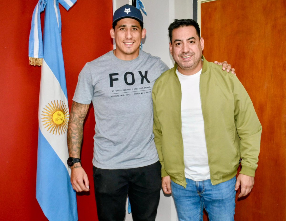 turcomenem's tweet photo. Recibí a Exequiel Torres, referente del BMX, para charlar sobre su presente y los desafíos que se vienen. Tuvimos una charla muy positiva donde me compartió su calendario de competencias internacionales para este año.

Siempre es un gusto escuchar a deportistas tan enfocados y con tantas ganas de seguir creciendo y llevando las banderas de La Rioja y Argentina a lo más alto. 🇦🇷

Desde @LrDesarrollo, seguimos dialogando y acompañando de cerca a nuestros atletas de alto rendimiento en su camino hacia la excelencia.