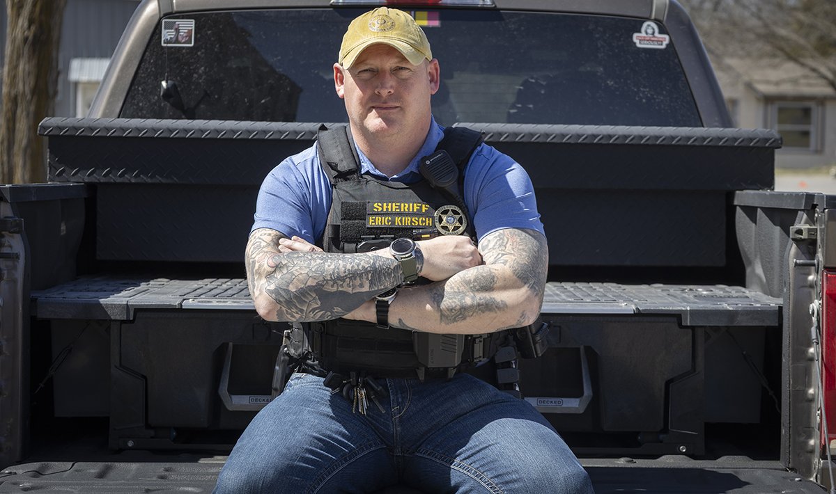 TheKLC's tweet photo. The Journal reports that with only one or two years on the job, three of eastern Kansas’ top law enforcement officers — Sheriff Eric Kirsch of Wabaunsee County, Chief Chris Vallejo of Topeka and Chief Doreen Jokerst of Overland Park — are bringing major changes to their shops. https://t.co/b6O0vELWCq
