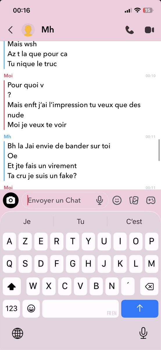 AprusTtt's tweet photo. @lamentaloff qui me demande que des nude et tros bizarre faite attention les filles https://t.co/EfQj2qnuVC