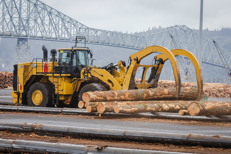 PetersonCat's tweet image. Big moves for a big machine 🤩 

#PetersonCat #CatYellow #HeavyMachinery #BigIron #ConstructionEquipment