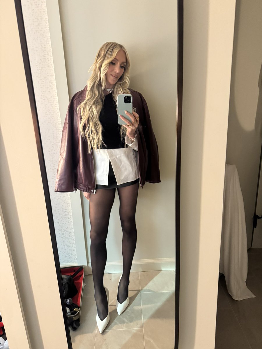 Charlotte Flair tweet media