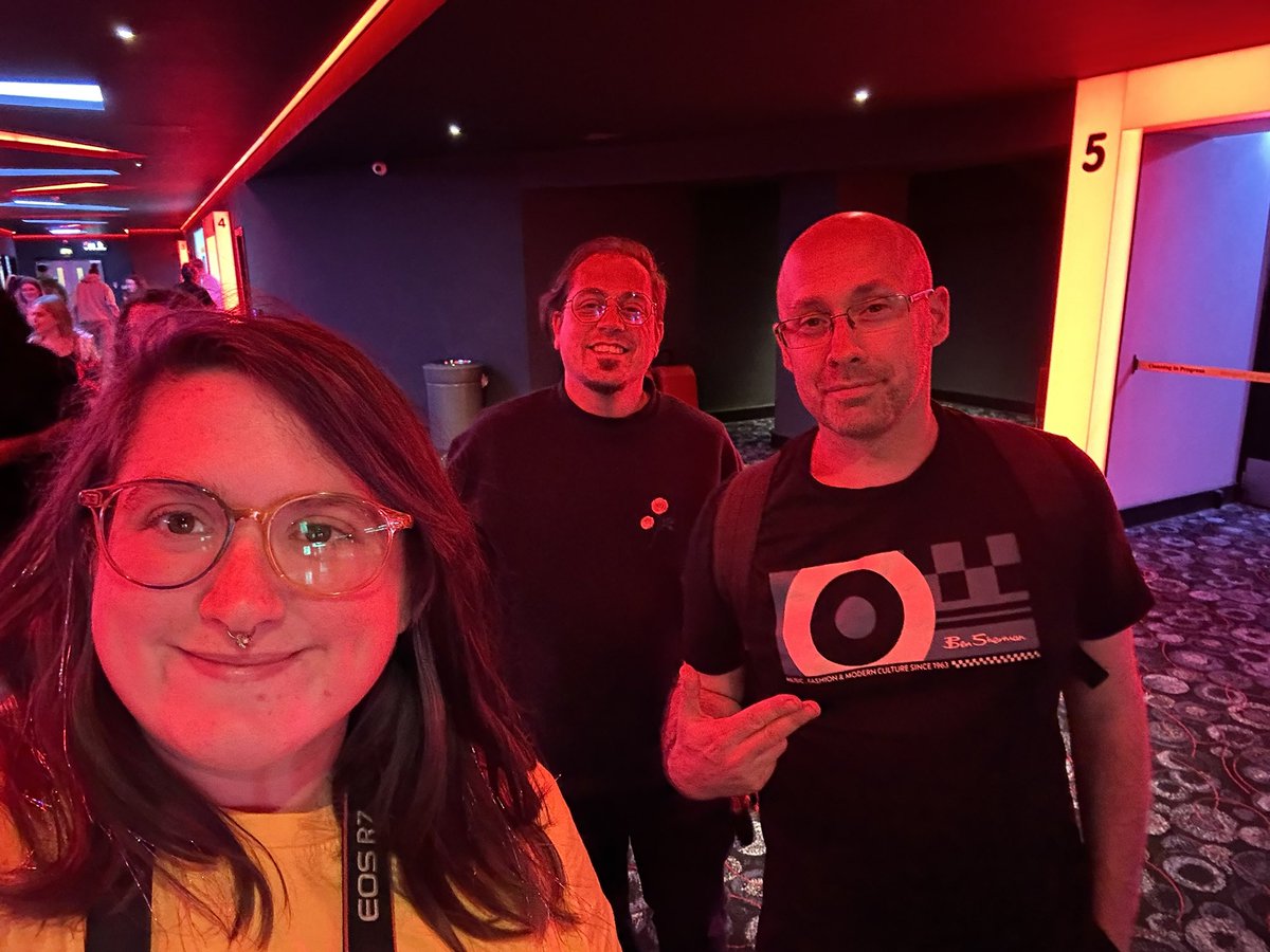 Jupiter_Hadley's tweet image. Movie crew! #cinema #movienight