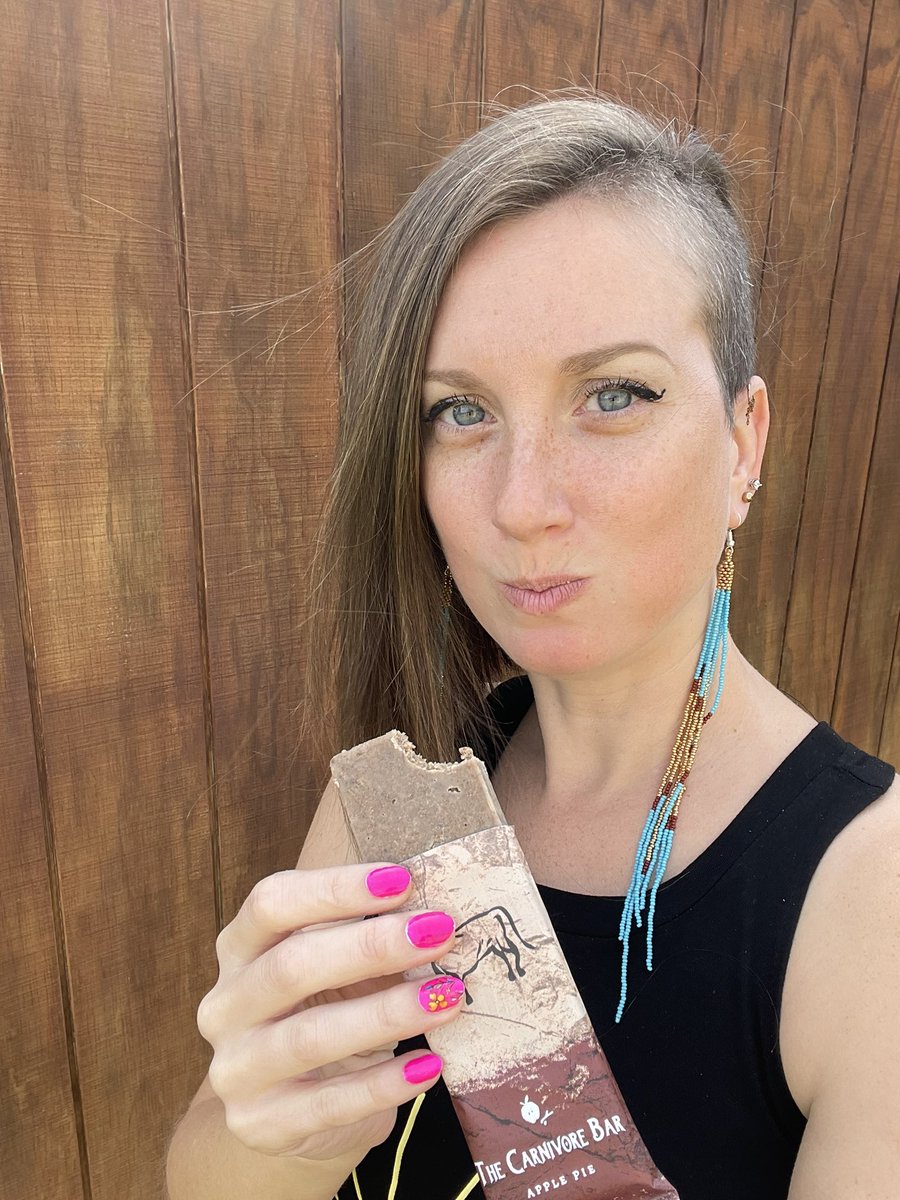 CarnivoreFriend's tweet image. Here’s what I ate today! 

I started my day with a delicious bowl of egg drop soup! 

A bit later I went outside and got some sunlight and fresh air while I nibbled on @thecarnivorebar before a meeting. Is there anything better than a face full of apple pie carnivore bar? 

And