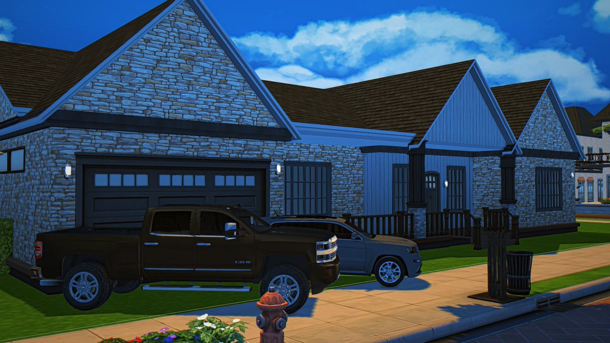 WillowWhimsySim's tweet photo. i built my first sims 4 house and i feel like i’ve been through something 😭 i went in confident and came out humbled. builders… i respect you deeply. this might be my first and last build fr. it’s a little messy and definitely not perfect but i had fun making it. https://t.co/mAEoWQEvss