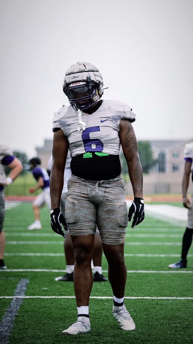 BrahimWynn1's tweet photo. Year 2 ! #JucoProduct #FullQualifer 
{6’4 260 DE} 3 years eligibility + Redshirt 
https://t.co/bmgmuQcgmz
True Freshman tape ^
@HeemlaW @Mike_Daniels76 https://t.co/RCyqk6ZTAv