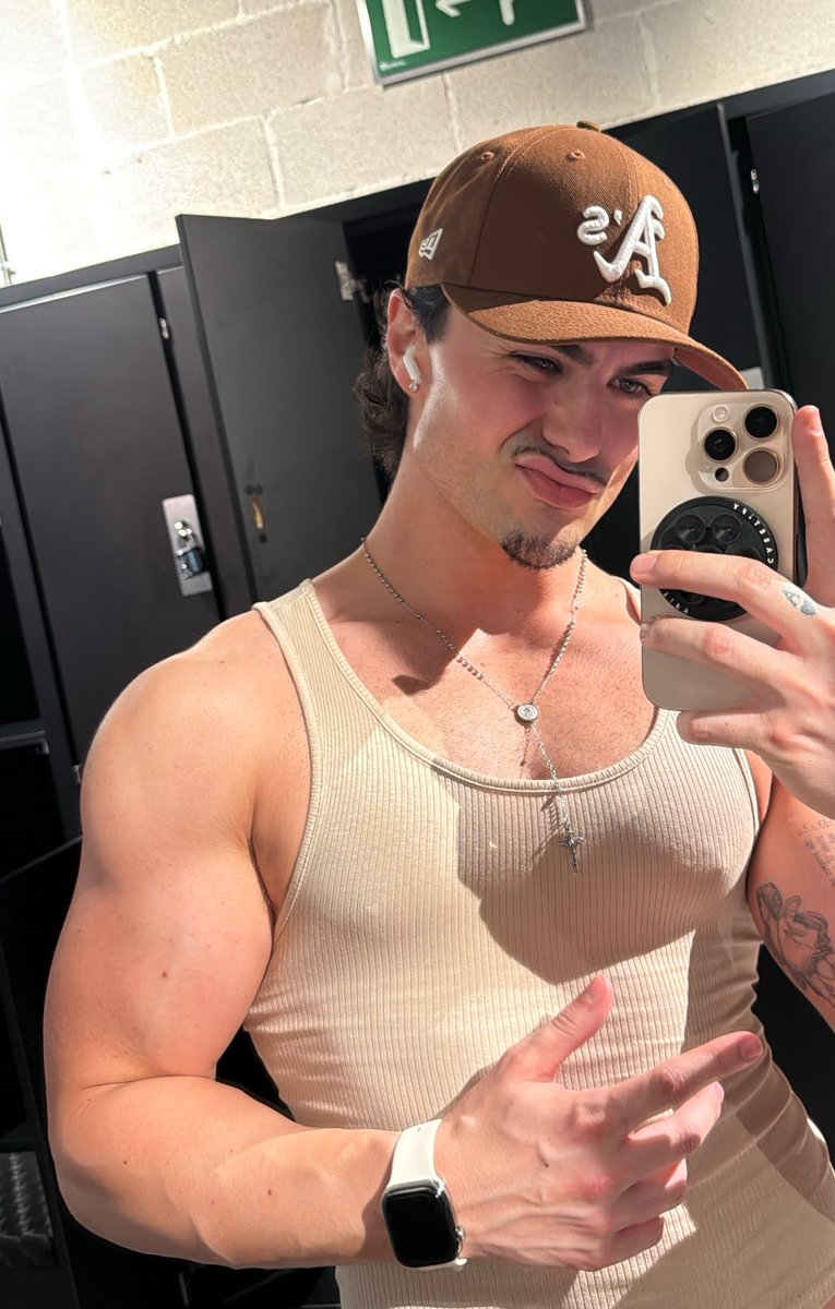 Álvaro tweet media