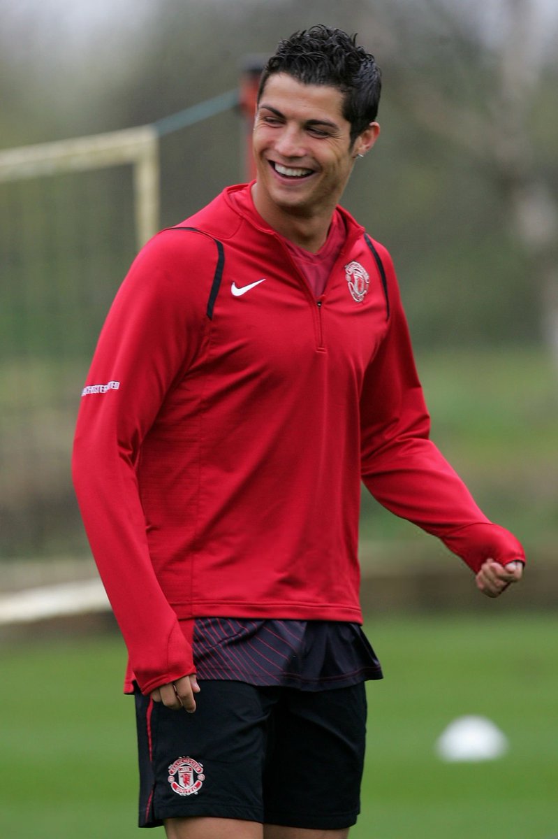 CR7HQ_'s tweet photo. Manchester United training
9 April 2007 https://t.co/O22kmHTzH2