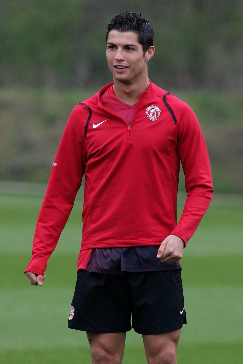 CR7HQ_'s tweet photo. Manchester United training
9 April 2007 https://t.co/O22kmHTzH2