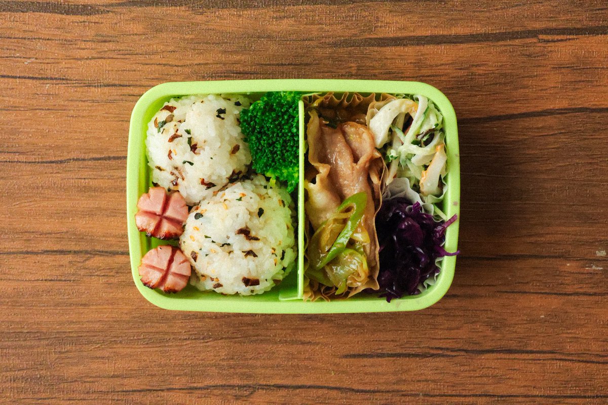 hekyoma's tweet photo. ネギ豚バラの甘辛焼き

まだ詰められたな。小1は意外とモリモリ食べるぞ

#お弁当記録 https://t.co/arUxaw7Ine