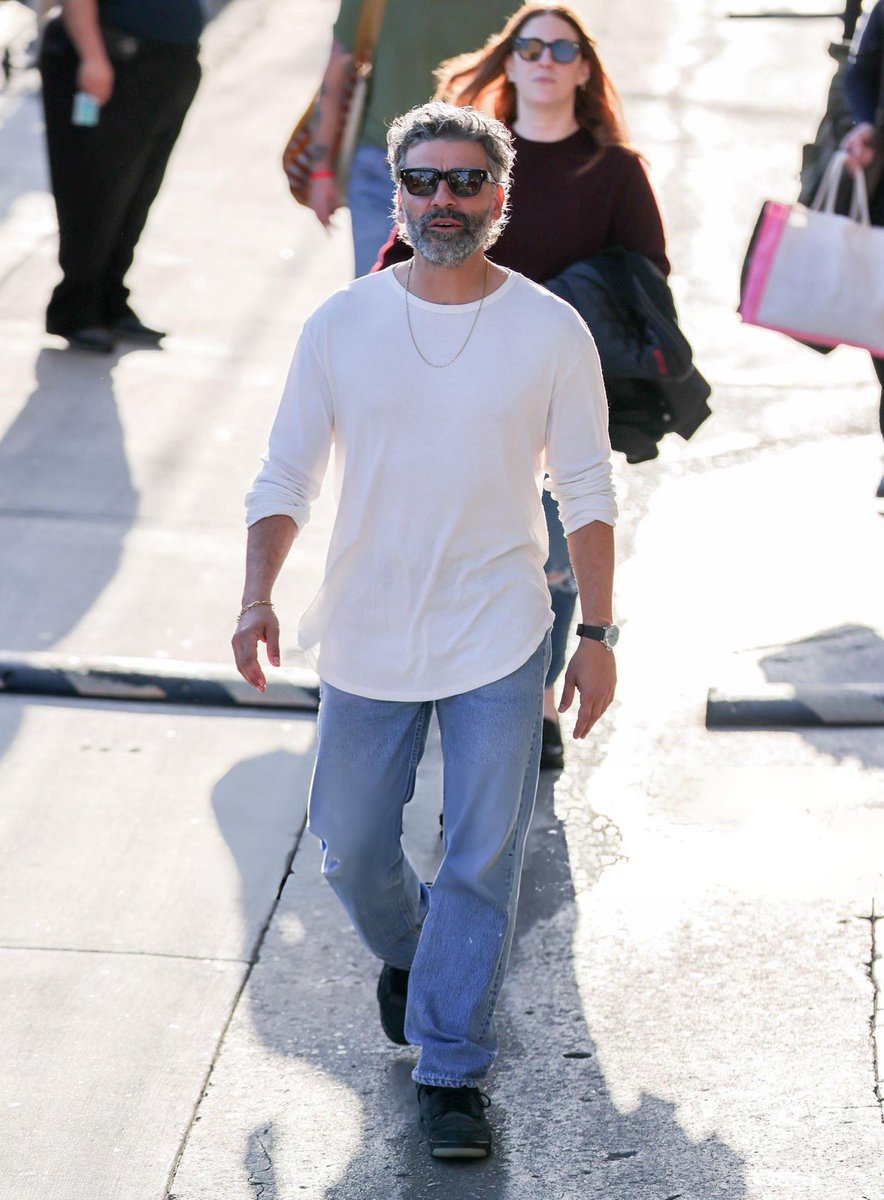 Oscar Isaac Updates tweet media