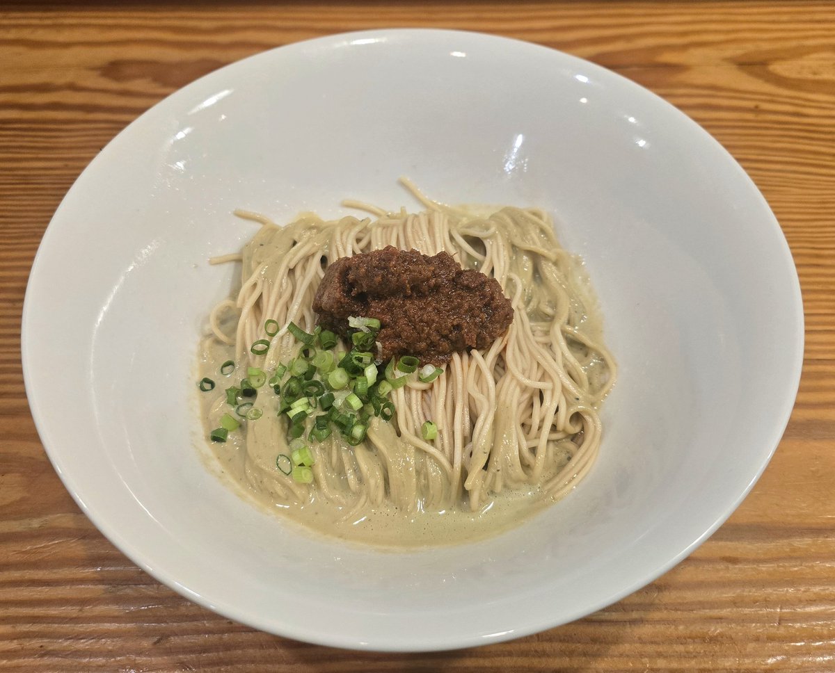 やちお tweet media