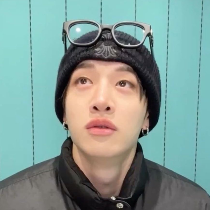 dongchan_doggo's tweet photo. jutdwaeでinstagram liveを開始してしらこい顔をしていたバンチャン忘れたくない https://t.co/TbTEQvmD8l