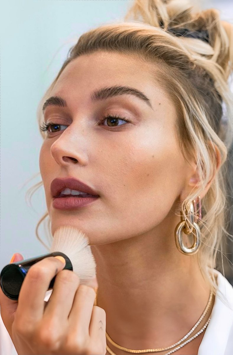 hailey bieber files tweet media