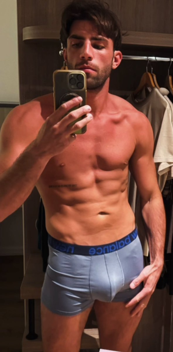 Celeb Lover tweet media