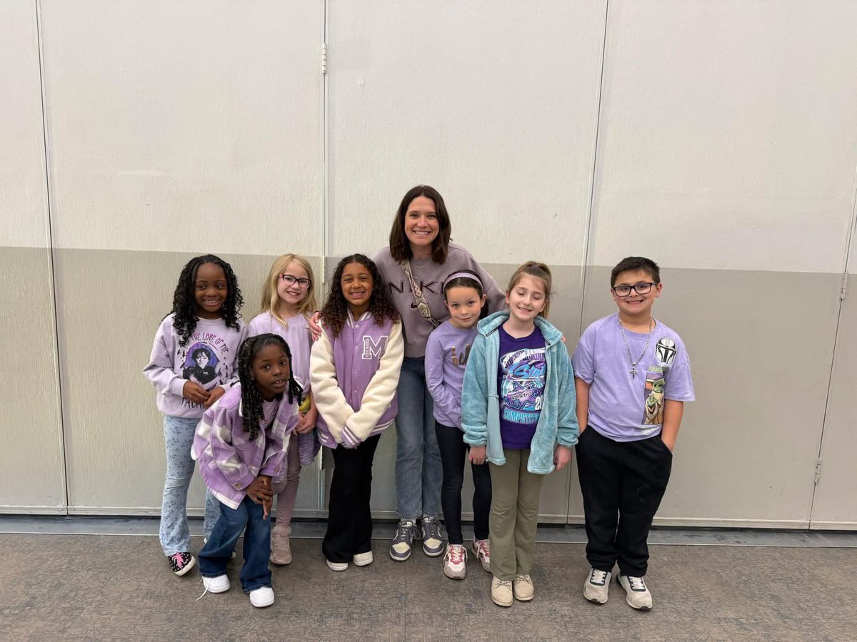 MaryCastleElem's tweet photo. 💜 We wore purple today to celebrate @MrsThomasLT for National Assistant Principal Week!

Her leadership, dedication, and support make a difference for our students and staff every day. We’re lucky to have such an amazing AP! 💜 #NationalAssistantPrincipalWeek2026 https://t.co/wI5UnWA358