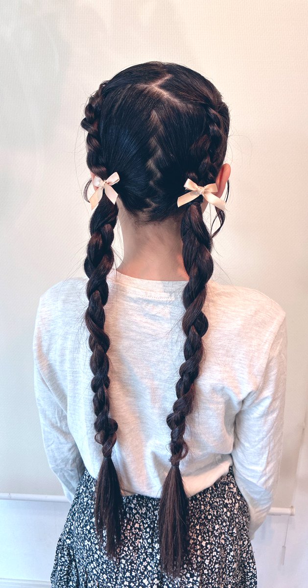 rea_model's tweet image. みんなおはよう🤎🤍
右のショッカクがどうしても綺麗にできなくてママにやってもらった🥹毎日やるーー❗️❗️

#通学コーデ　#小学生　#js
#ヘアアレンジ　#触覚