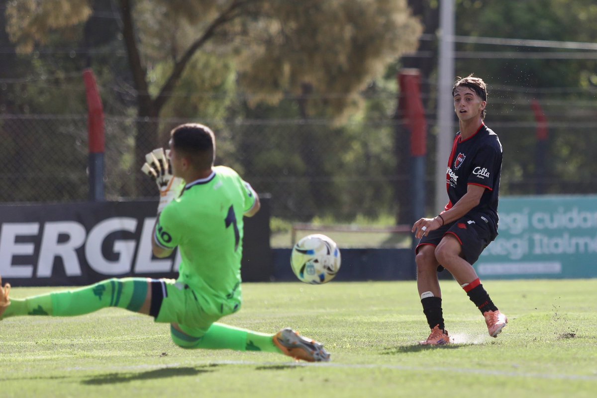 NewellsJuvenil's tweet photo. ⏩️ Definí si podés, Blas ⚽️

📸 Eric Bovetti https://t.co/WcTcFhSWrj