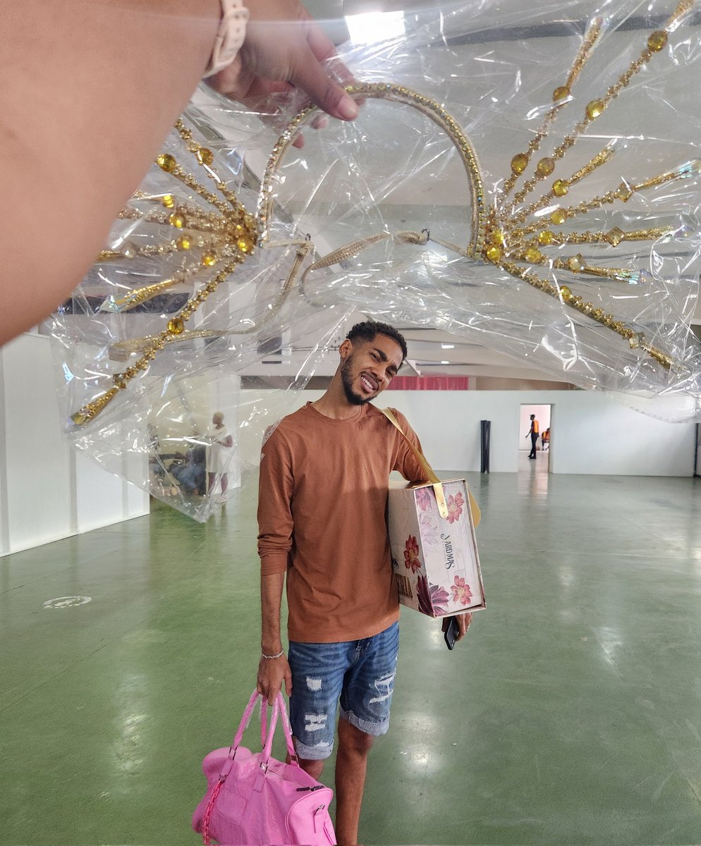 Wow someone actually tweet media