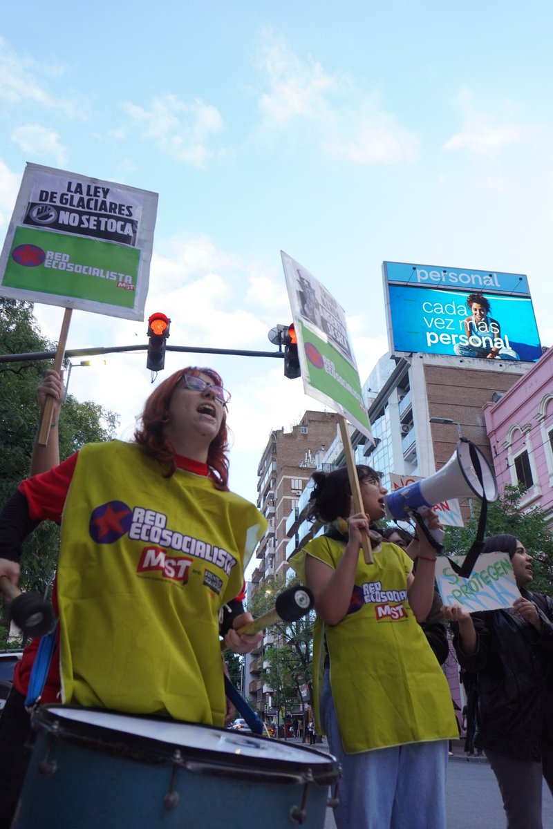 En Córdoba se escucha bien fuerte! La ley de glaciares NO SE TOCA. El agua vale más que todo ✊🏼