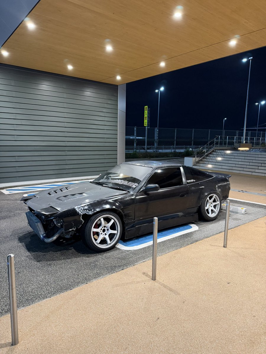 180売ります

180やから180万で。
詳細気になる人dmください