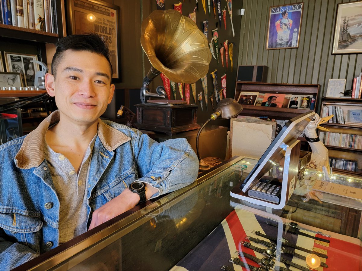 RickRake's tweet photo. Austin Seng of Seng Vintage Studio and Nathan Randall and crew at Sound Heritage are among the brightest young business minds in #Nanaimo. Both businesses are on Victoria Crescent, next to each other.  Glad to know them! https://t.co/70URsveP6e