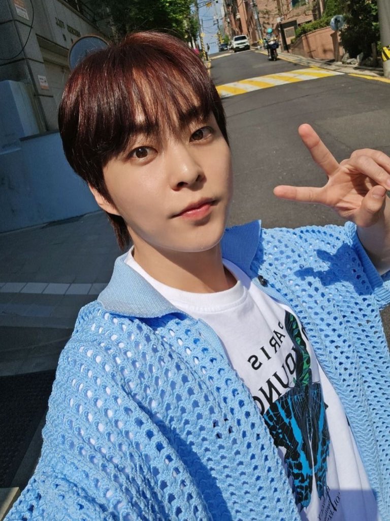 hoshicoded's tweet image. EVERYONE GET NONBINARY NOW!!!! #esd #EXOLSelcaDay #exo #xiumin